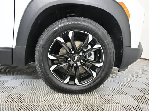 Used 2021 Chevrolet TrailBlazer LT w/ Convenience Package AWD/4WD image 11
