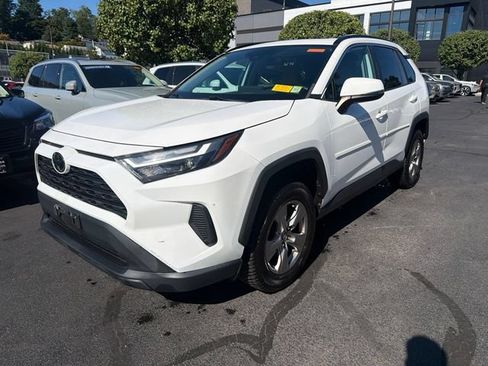 Used 2022 Toyota RAV4 XLE w/ Convenience Package AWD/4WD image 1