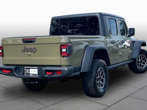 Used 2025 Jeep Gladiator Rubicon w/ Convenience Group AWD/4WD image 14