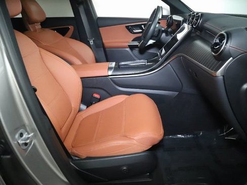 Used 2023 Mercedes-Benz GLC 300 4MATIC image 37