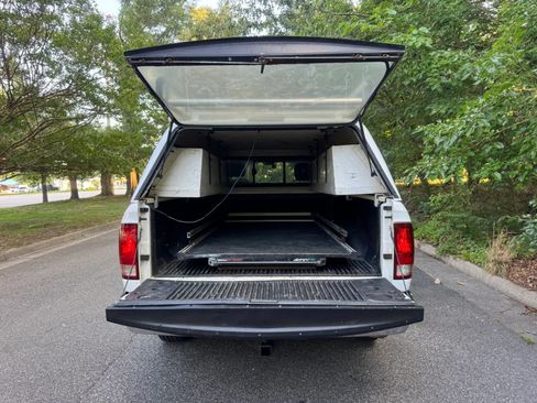 Used 2013 RAM 1500 Classic SLT AWD/4WD image 4