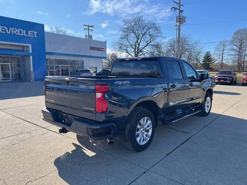 Used 2020 Chevrolet Silverado 1500 Custom w/ Custom Value Package image 3