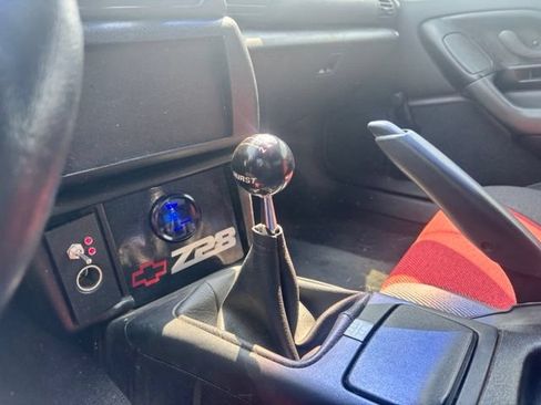 Used 1995 Chevrolet Camaro Z28 RWD image 11