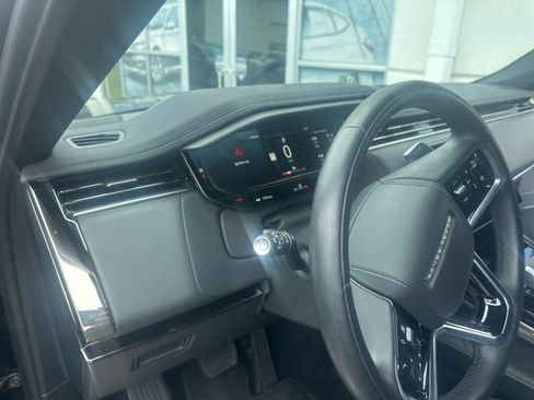 Used 2024 Land Rover Range Rover Sport SE image 16