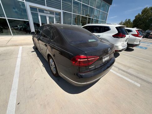Used 2018 Volkswagen Passat 2.0T S w/ Driver Assistance Package FWD image 4