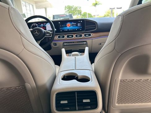 Used 2022 Mercedes-Benz GLS 450 4MATIC image 32