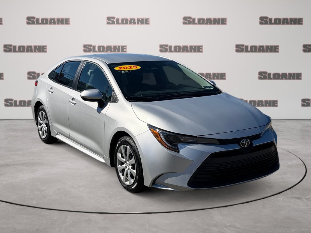 Used 2025 Toyota Corolla LE FWD image 7