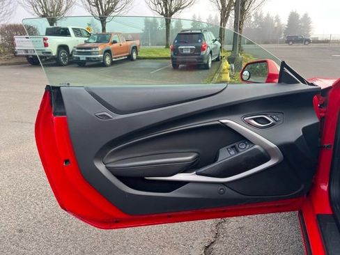 Used 2017 Chevrolet Camaro LT image 10