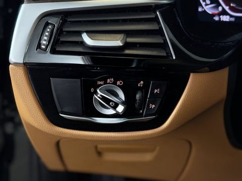 Used 2022 BMW 530i xDrive w/ Convenience Package image 20