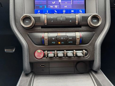 Used 2020 Ford Mustang Shelby GT500 w/ Technology Package image 29