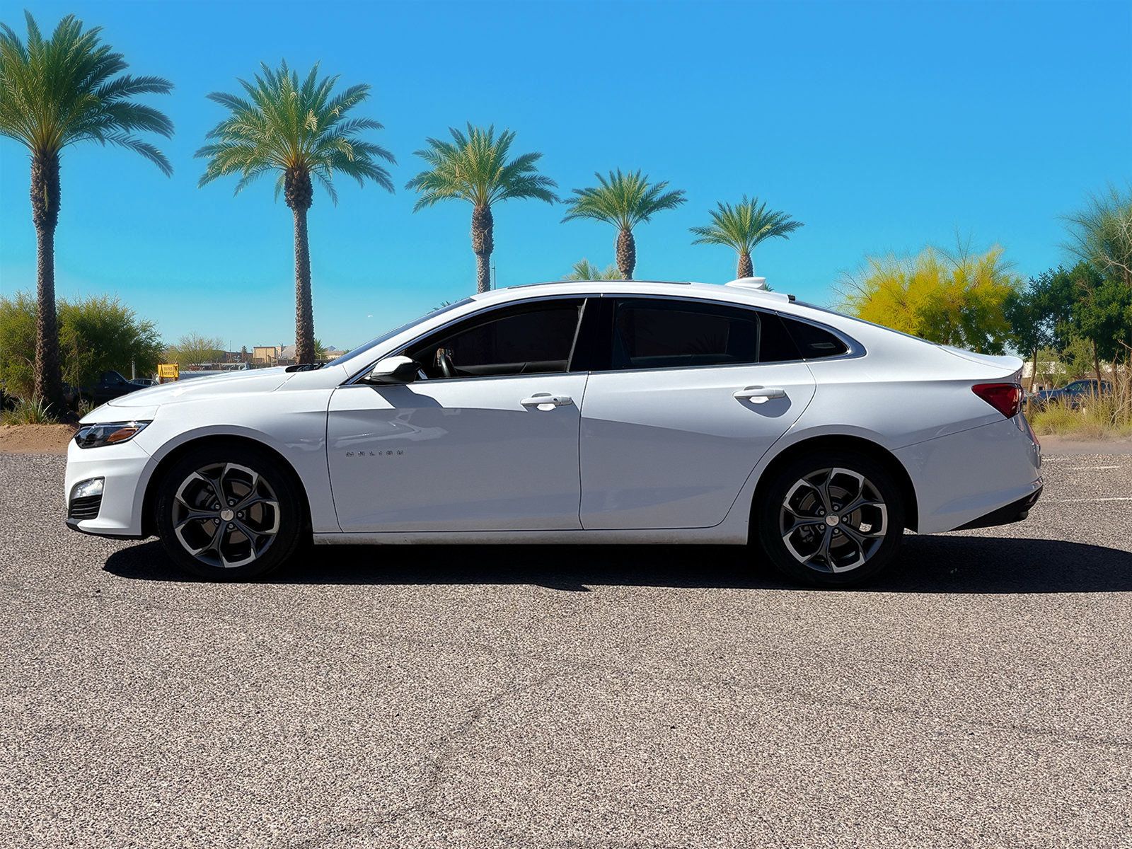 Used 2024 Chevrolet Malibu LT FWD image 2