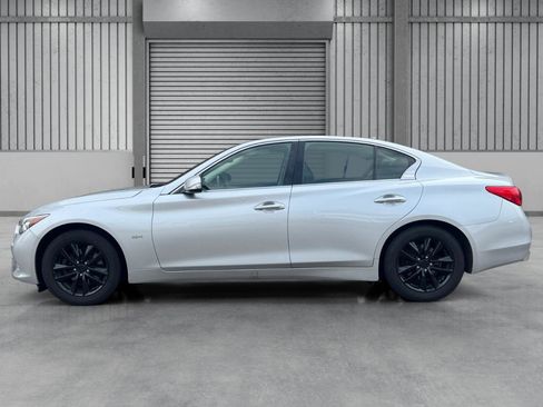 Used 2017 INFINITI Q50 2.0t w/ Moonroof Package image 2