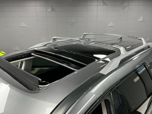 Used 2022 Nissan Pathfinder Platinum w/ Cargo Package image 7