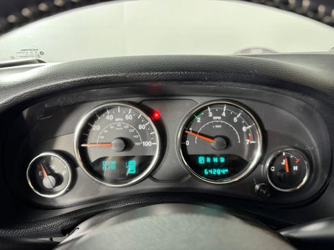 Used 2018 Jeep Wrangler Unlimited Sport image 14