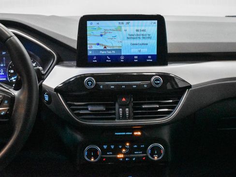 Used 2022 Ford Escape SE w/ SE Sport Appearance Package image 14