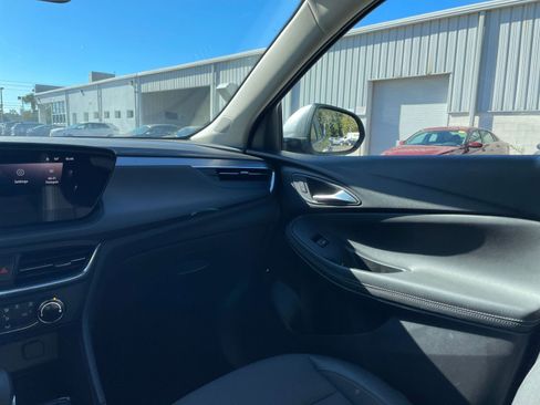 Used 2025 Buick Encore GX Preferred image 33