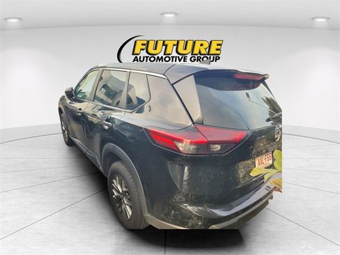 Certified 2024 Nissan Rogue S image 4