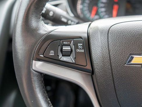 Used 2022 Chevrolet Trax LT w/ LT Convenience Package image 24