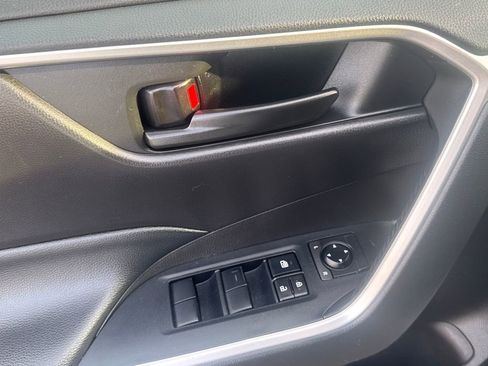 Used 2023 Toyota RAV4 LE image 32