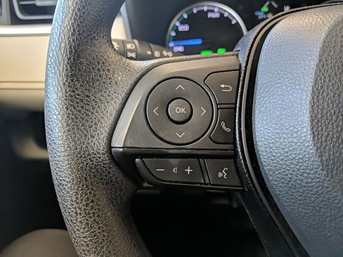 Used 2021 Toyota RAV4 XLE w/ Convenience Package image 18