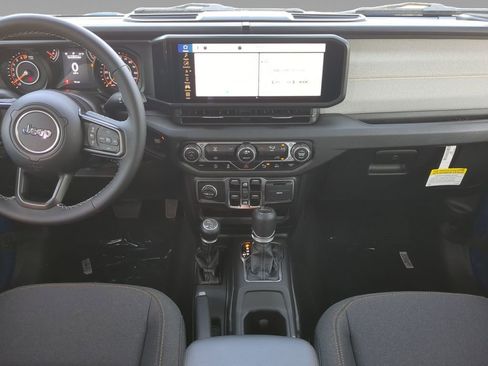 New 2025 Jeep Gladiator Sport image 15