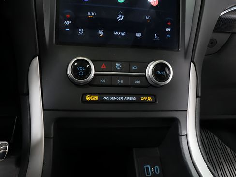 Used 2022 Ford Edge ST-Line w/ Cold Weather Package AWD/4WD image 9