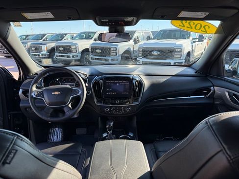Used 2022 Chevrolet Traverse LT image 12