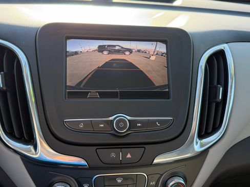 Used 2023 Chevrolet Equinox LS w/ LS Convenience Package FWD image 11