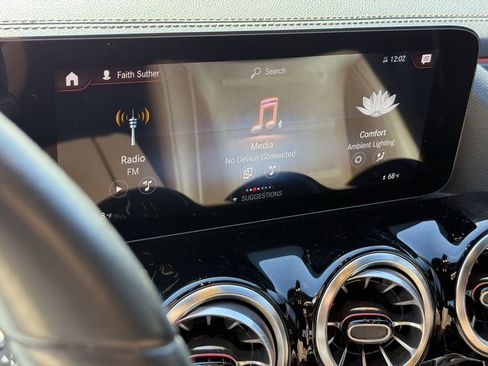 Used 2022 Mercedes-Benz GLA 250 4MATIC image 19