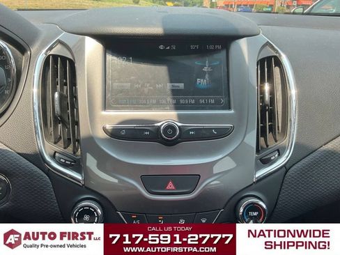 Used 2018 Chevrolet Cruze LT w/ Convenience Package FWD image 24
