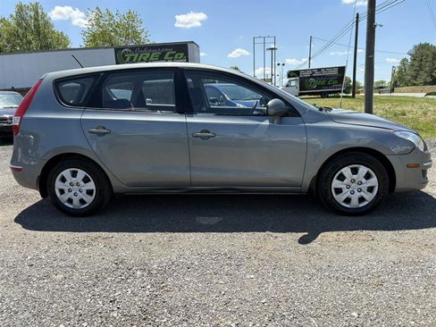 Used 2010 Hyundai Elantra GLS FWD image 5
