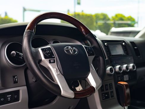 Used 2014 Toyota Sequoia Platinum AWD/4WD image 14