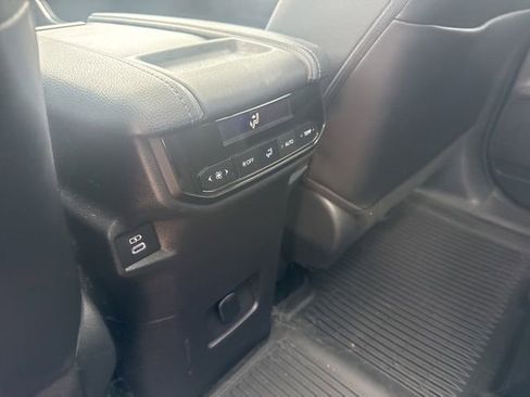 Used 2024 Toyota Grand Highlander AWD image 11