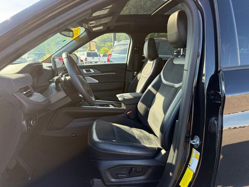 Used 2025 Ford Explorer ST w/ Sun And Sound Package AWD/4WD image 6