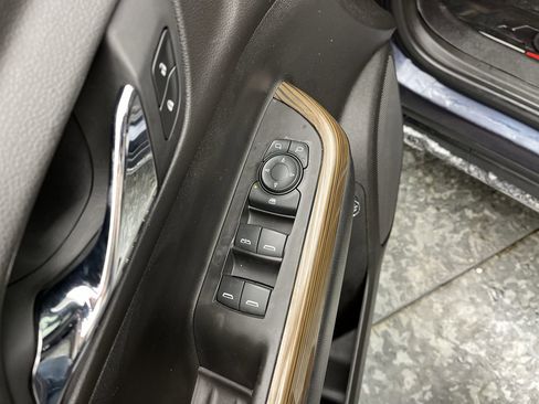 Used 2019 GMC Acadia SLE w/ Driver Alert Package I image 7