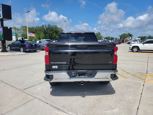 Used 2022 Chevrolet Silverado 1500 LT w/ Protection Package RWD image 4