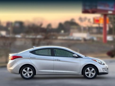 Used 2013 Hyundai Elantra GLS w/ Preferred Pkg image 7