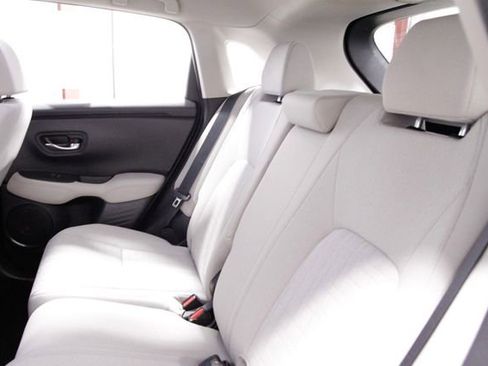 Certified 2023 Honda HR-V LX image 18