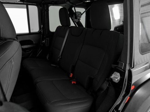 Used 2022 Jeep Wrangler Unlimited Sport image 32