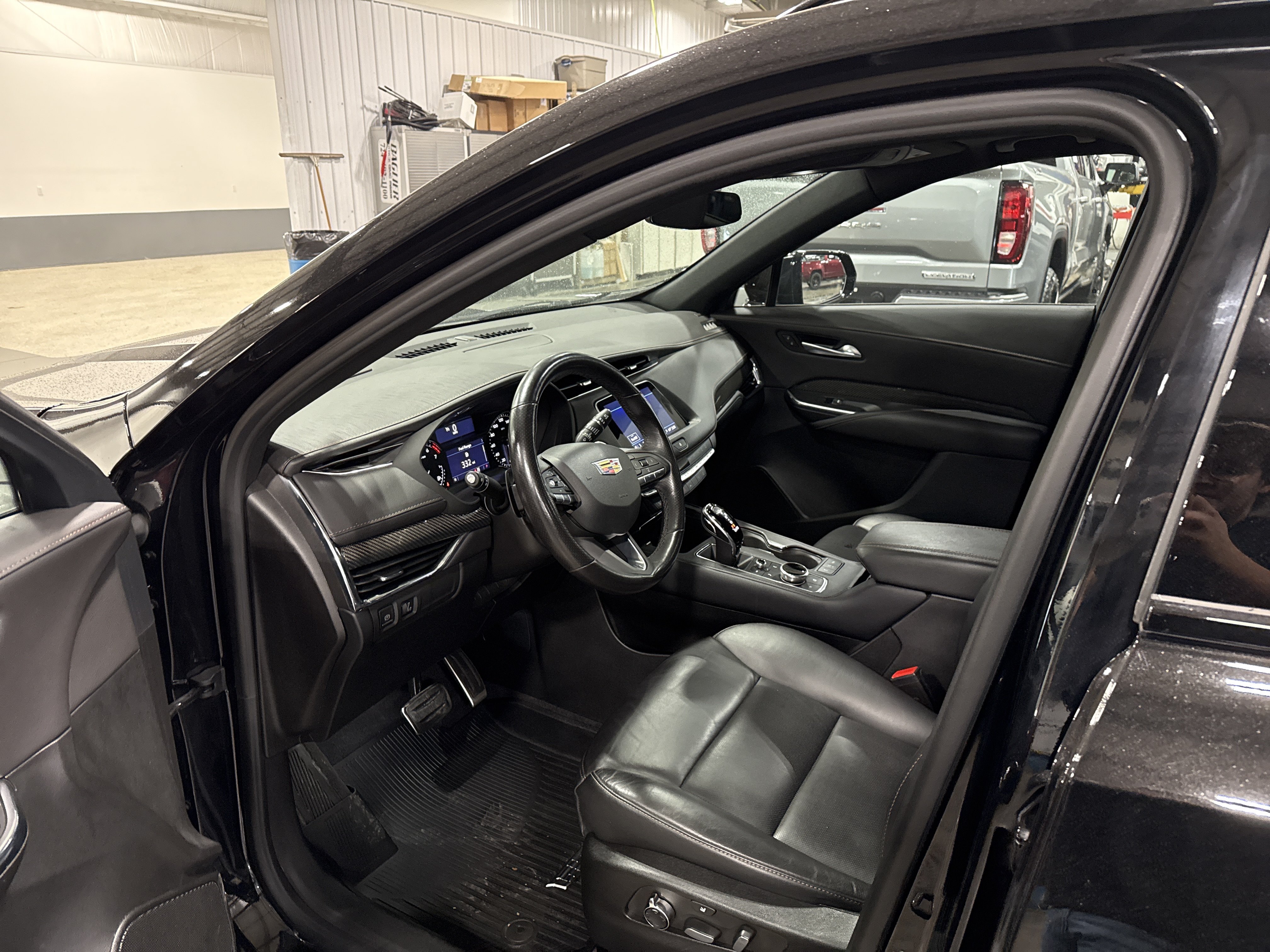 Used 2023 Cadillac XT4 Sport AWD/4WD image 7