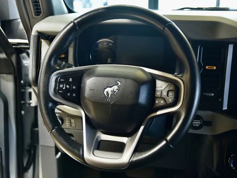 Used 2023 Ford Bronco Badlands image 25