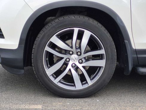 Used 2017 Honda Pilot Touring image 14