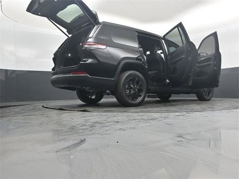 New 2025 Jeep Grand Cherokee L Altitude image 54