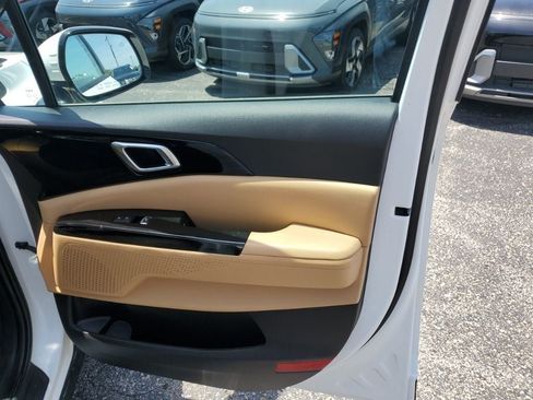 Used 2024 Kia Carnival EX FWD image 49