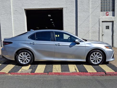 Used 2021 Toyota Camry LE FWD image 7