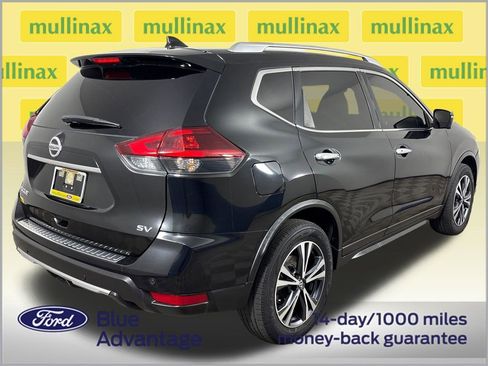 Used 2019 Nissan Rogue SV w/ Premium Package image 4