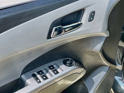 Used 2020 Chevrolet Sonic Premier FWD image 17