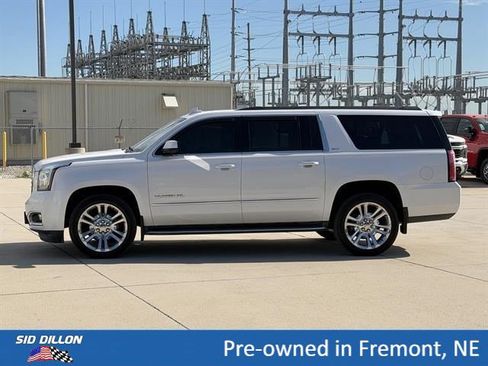 Used 2018 GMC Yukon XL SLT w/ Premium Edition AWD/4WD image 9