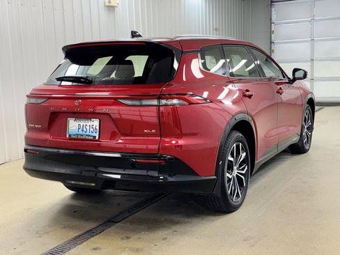 Used 2025 Toyota Crown Signia image 5