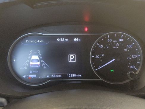 Used 2024 Nissan Versa SV w/ Trunk Package image 23